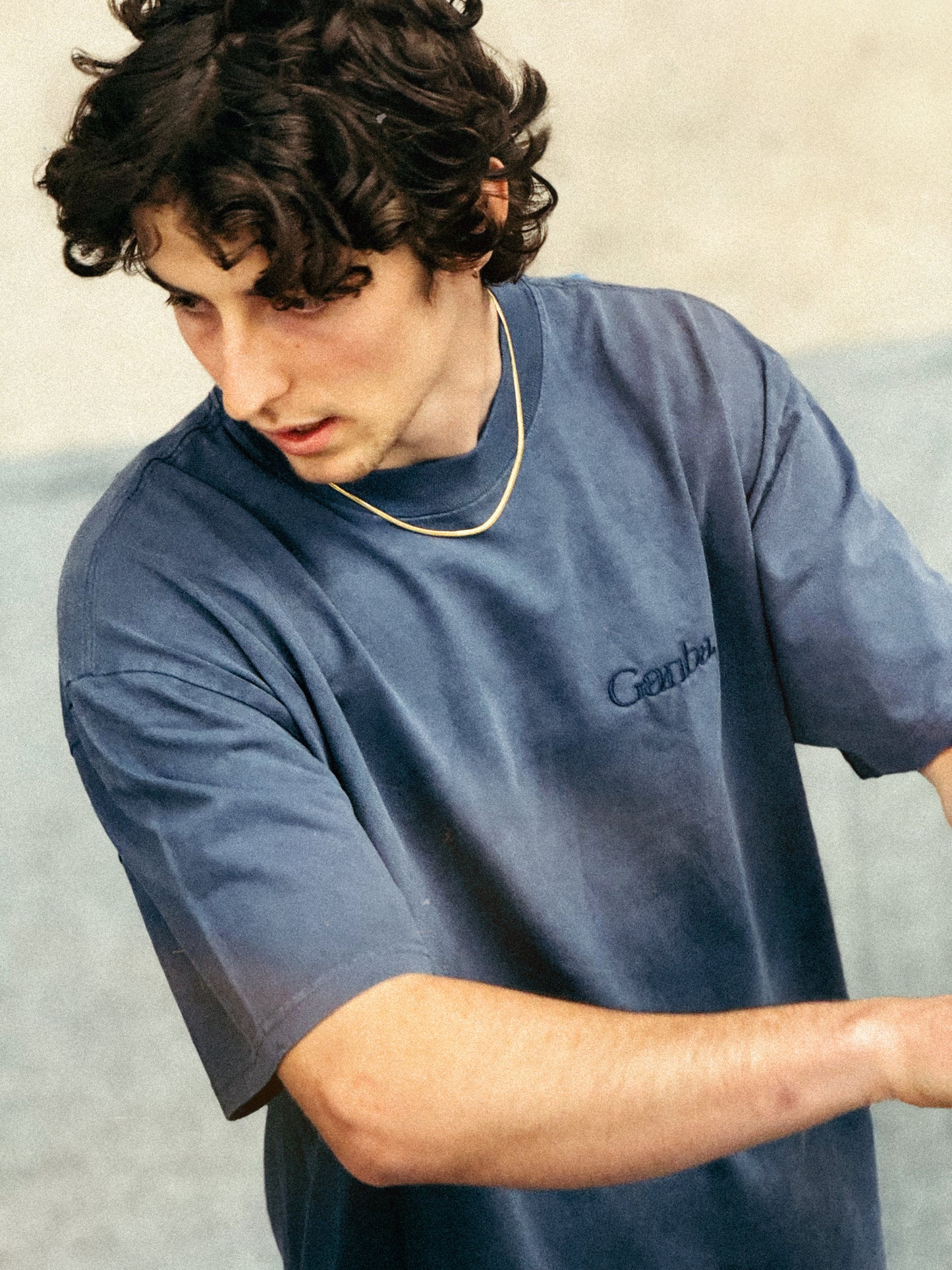 ‘Ganba’ Embroidered Tee / Slate